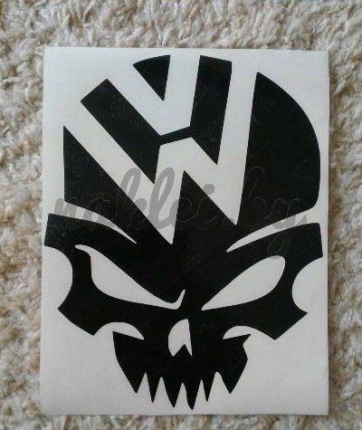 Наклейка с черепом и логотипом VolksWagen